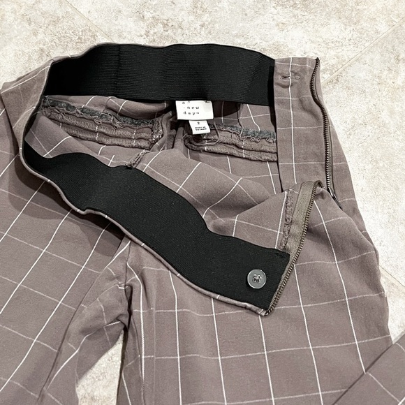 A New Day Bi Stretch Skinny Ankle Pants Mid Rise Beige Gray Brown Plaid Size 2 - Picture 3 of 9